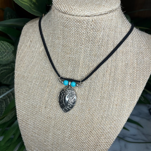 Turquoise and Leather Necklace - Picture 3 of 6